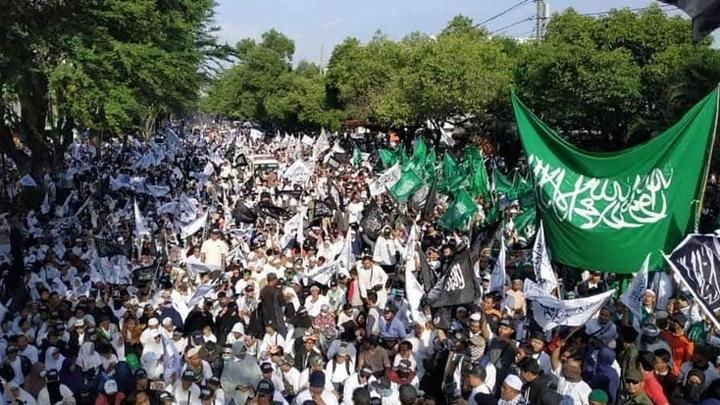 PA 212 Ancam Bawa Massa Jika Rizieq Penuhi Panggilan Polisi 