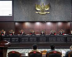 Kuasa Hukum Muflihun dan Ade Hartati 'Ditegur' Hakim MK