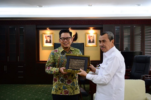 Konsul Singapura Mark Low Doakan Gubri dan Istri  Sembuh dari Covid-19