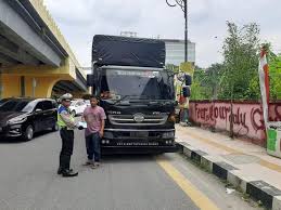 Dishub Pekanbaru Tambah Petugas Awasi Truk Tonase Besar Masuk Kota