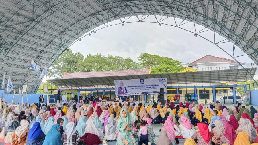 Launching KITA, Ratusan Emak-emak Geruduk DPRD Riau