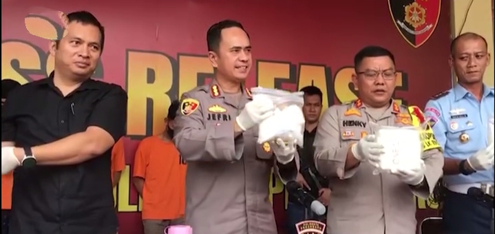 Polresta Pekanbaru dan Avsec Gagalkan Penyeludupan Narkoba ke Jawa Timur