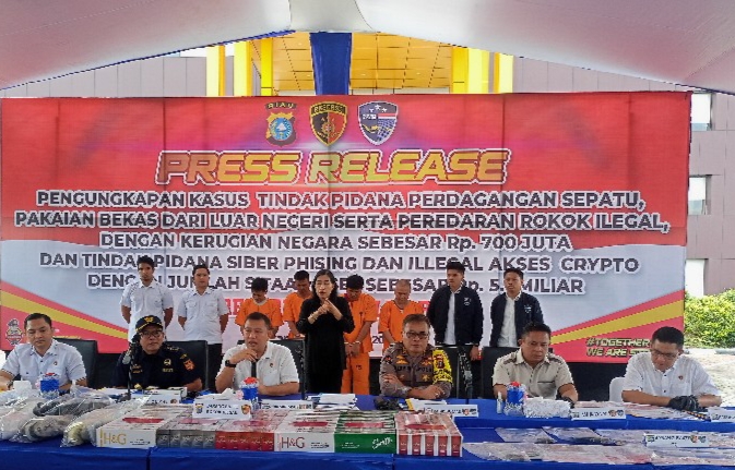 Warga Pekanbaru Penyelundup 40 Ribu Bungkus Rokok Ilegal Ditangkap Polisi