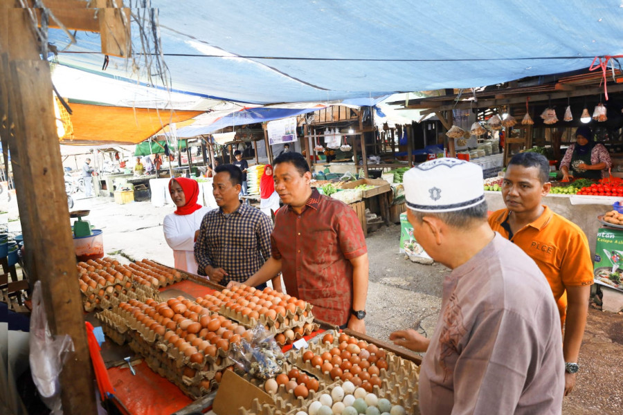 Sambangi Pasar Cik Puan, Markarius Anwar ; Aspirasi dan Pembangunan Pasar Jadi Prioritas