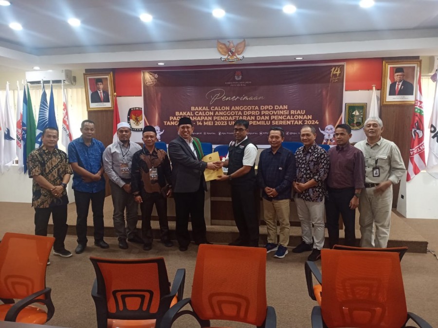 Maju DPD RI, KH Muhammad Mursyid Bawa 2.712 Dukungan Suara ke KPU  Riau