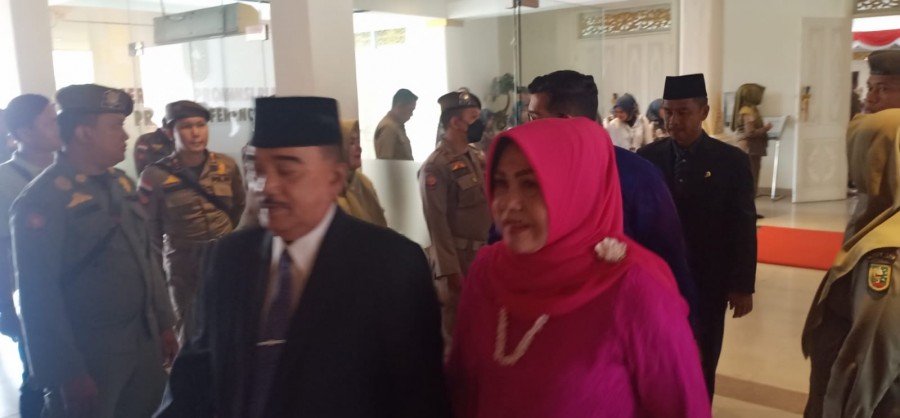 Dua Mantan Bupati Kampar Hadiri Pelantikan Firdaus