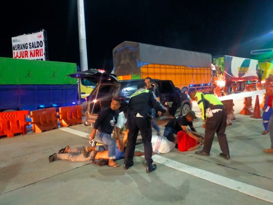 PJR Amankan 20 Kg Sabu dan 6 Ribu Butir Pil Ekstasi di Pintu Tol Permai