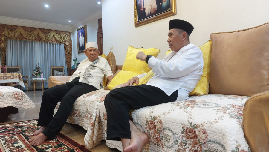 Kembali Maju di Pilgubri, Syamsuar Mohon Restu dan Dukungan Saleh Djasit