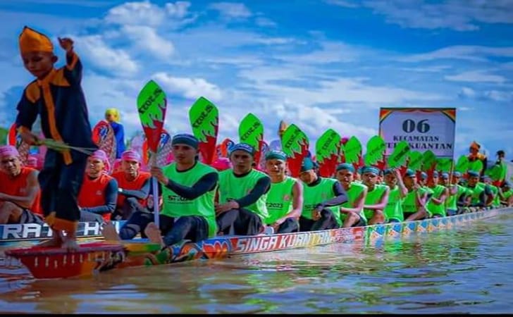 Jalur Singa Kuantan Berhasil Taklukkan Runner Up Festival Pacu Jalur Tahun 2022