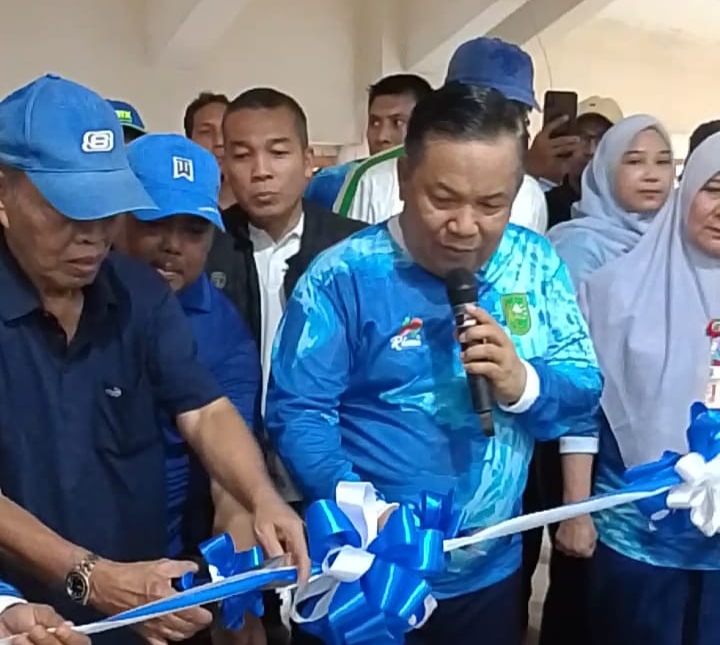 Plt Gubri SF Haryanto Resmikan Kantor Baru KONI di Stadion Utama PON