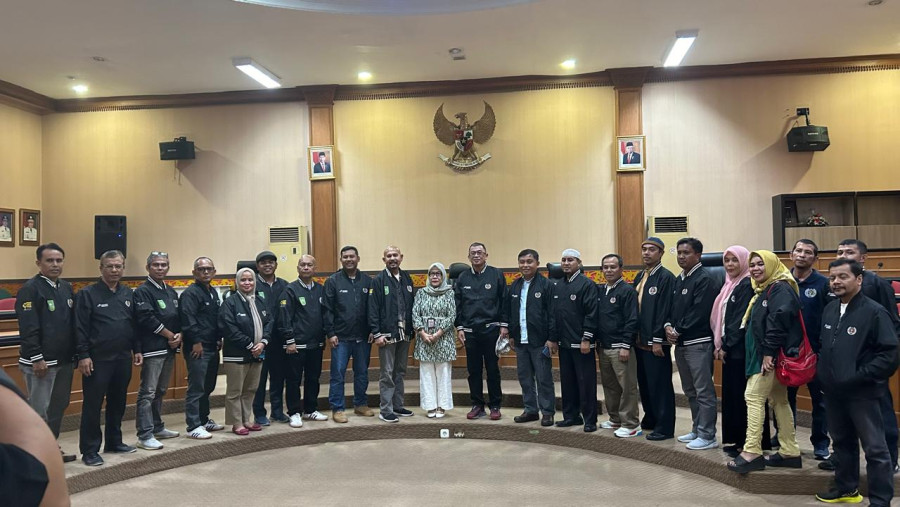 Pj Gubri Lepas Kontingen Riau ke Porwanas XIV Banjarmasin