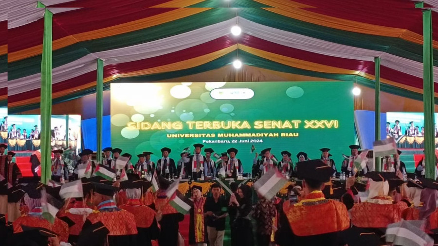 Wisuda 394 mahasiswa, Rektor UMRI Bacakan Puisi untuk Palestina