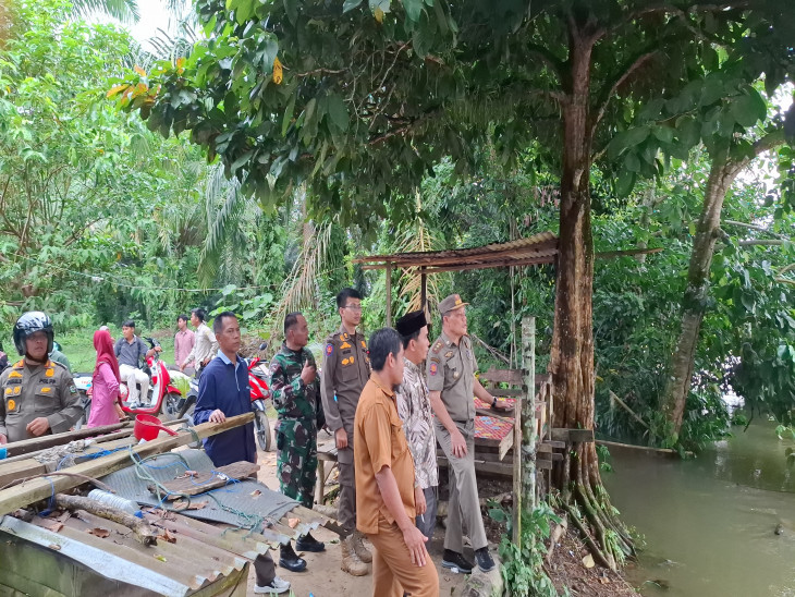 Respon Laporan Warga, Tim Yustisi Tertibkan Galian C di Desa Kumantan