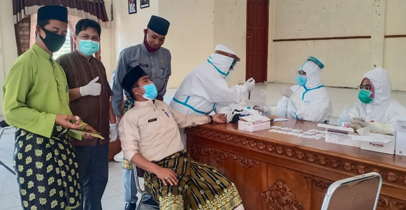  Tim Gugus Tugas Covid19 Kec. Sungai Apit Lakukan Rapid pada 120 Warga