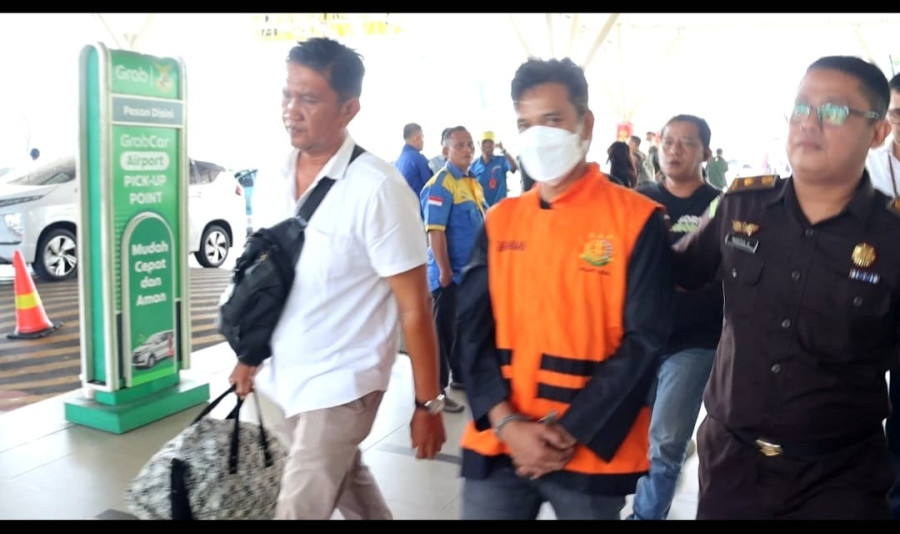 Ditangkap Tim TABUR Kejagung, DPO Korupsi Jembatan Sungai Enok di Kirim ke Riau
