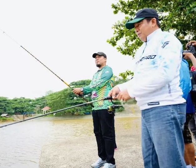 Bupati Inhu Ajak Warga Hentikan Cara Ilegal Tangkap Ikan demi Masa Depan