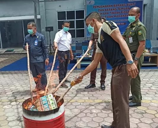 BBPOM Pekanbaru Musnahkan Obat dan Makanan Ilegal Bernilai Rp 2,9 Miliar