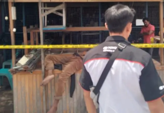 Warga Pangkalan Kerinci Temukan Pria Tewas di Atas Meja Ruko