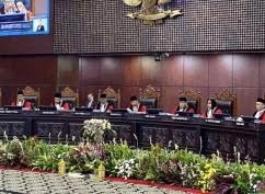 Muflihun - Ade Hartati Minta MK Perintahkan KPU Gelar PSU Pilwalkot Pekanbaru