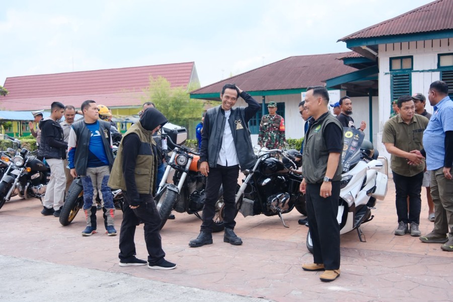 Bupati Afni Dampingi UAS, Kapolda dan Pangdam Jelajahi Jejak Sejarah Siak