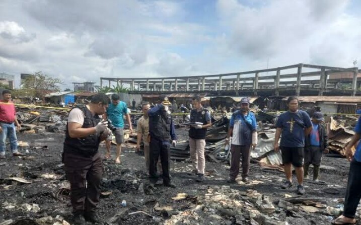 Pasca Terbakar, Tengku Azwendi Fajri Kunjungi Pasar Cik Puan