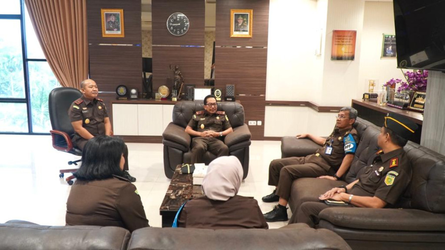 Inspeksi Khusus, Inspektur Keuangan Jamwas Kejagung RI Kunjungi Kejati Riau