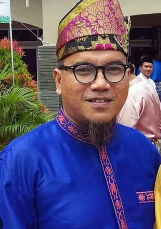 Atasi Sampah Ala Johny  Mundung: Terapkan 'Selempang Hitam' dan Aktifkan Kembali  'Darling'