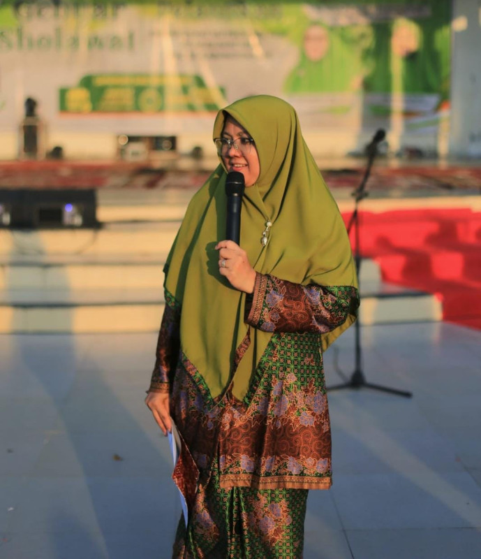 Profil Dr.Afni Ketua Muslimat NU Siak, Ribuan Massa Tumpah Ruah di Acara Pelantikannya