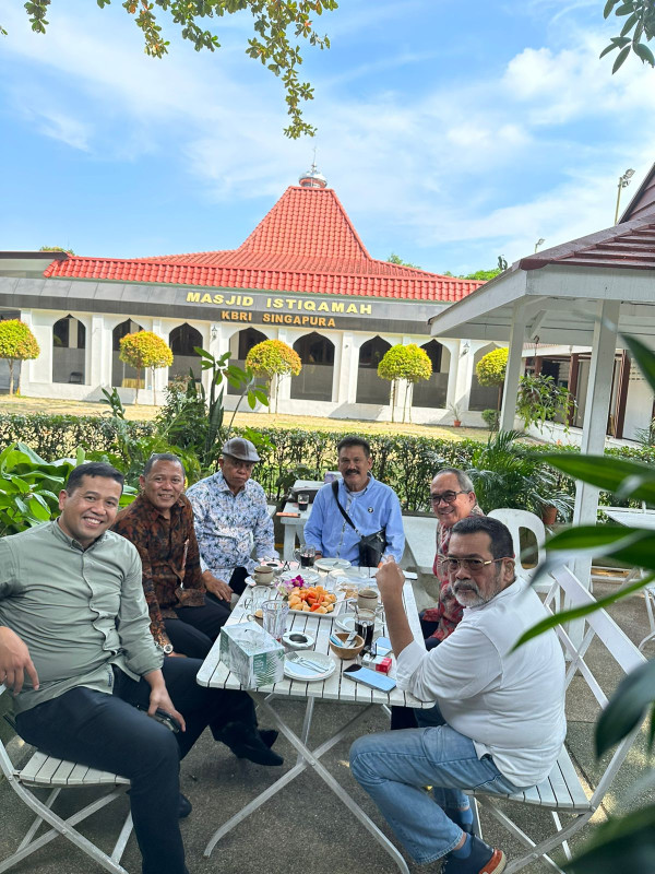 Demo Stretching Ala Dahlan Iskan  di Atas Ferry Batam - Singapore