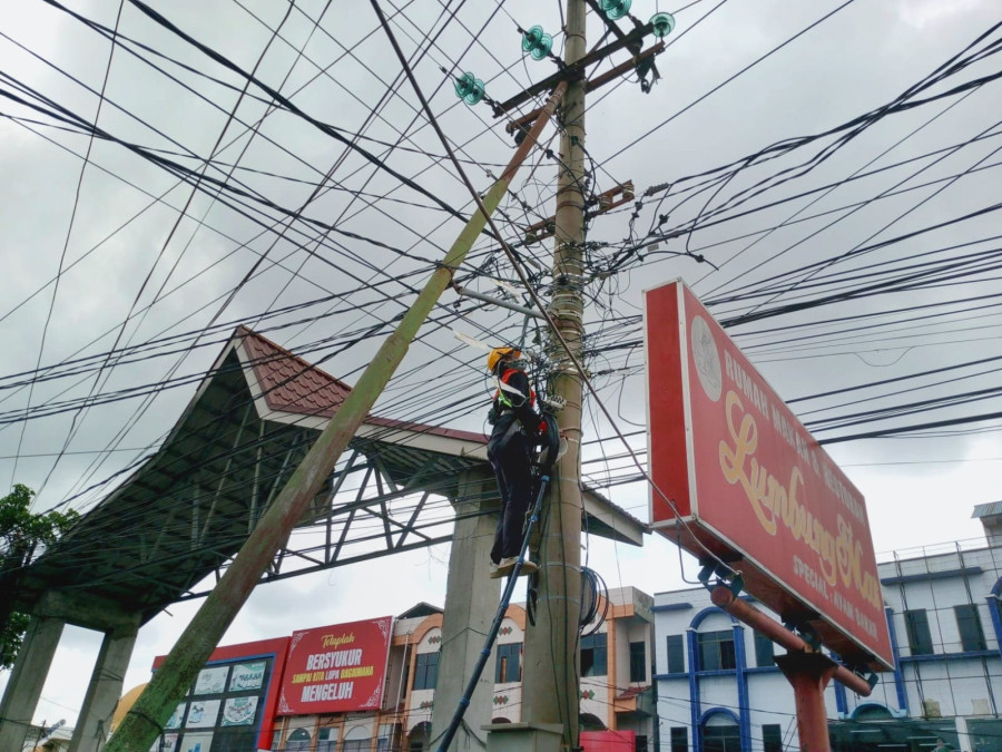 PLN Icon Plus Sumbagteng Rutin Tertibkan Fiber Optik Ilegal