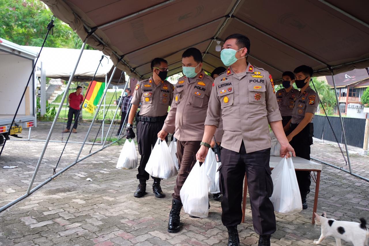 Ketua MUI Riau Apresiasi Posko Relawan Karhutla & Covid-19, Beri Bantuan Sembako untuk Warga