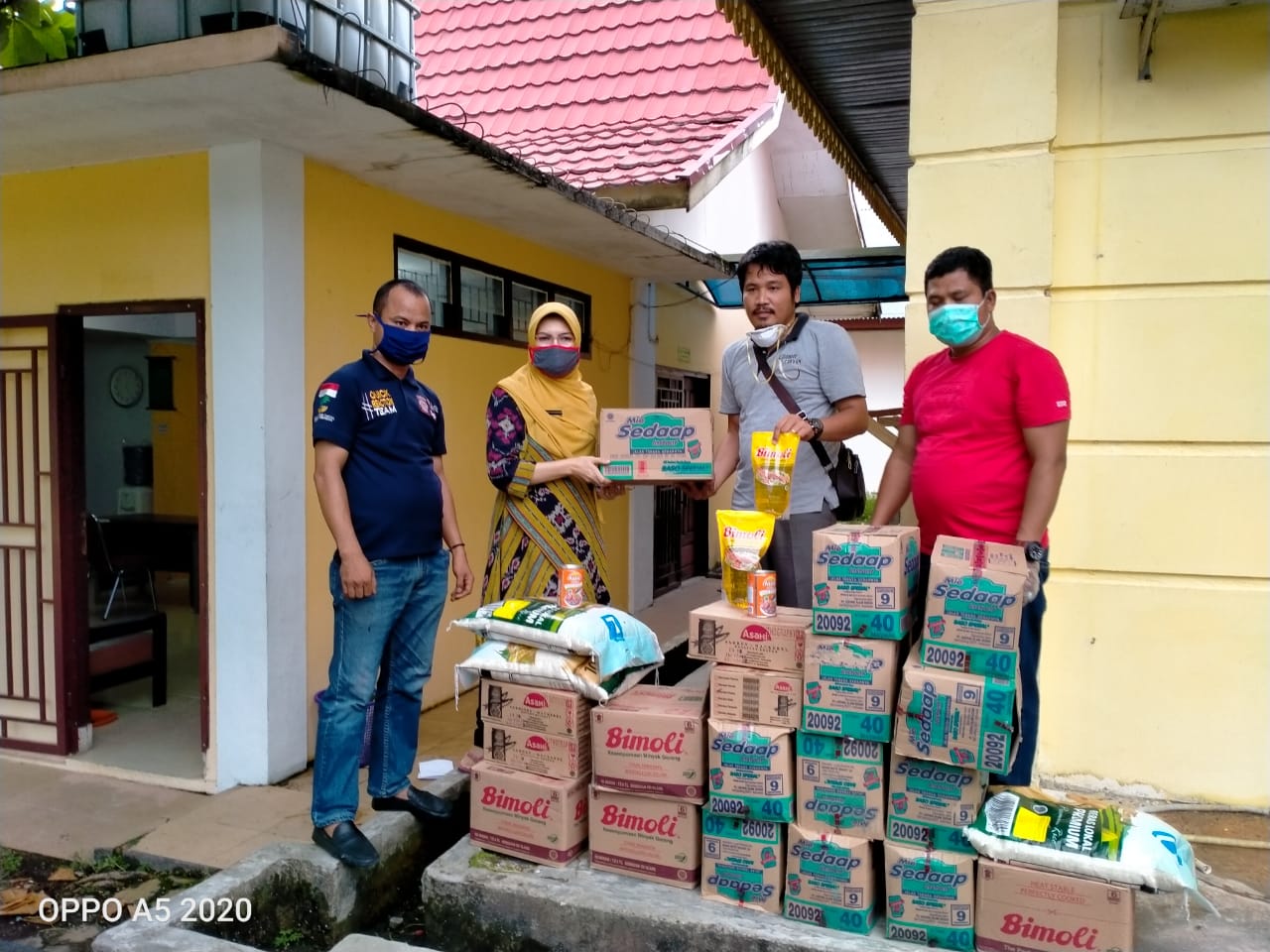 Dua Perusahaan di Pelalawan Berikan  Sembako Untuk Warga