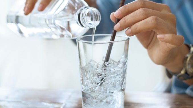 Apa Benar Sering Minum Air Dingin Tingkatkan Resiko Kanker Perut?