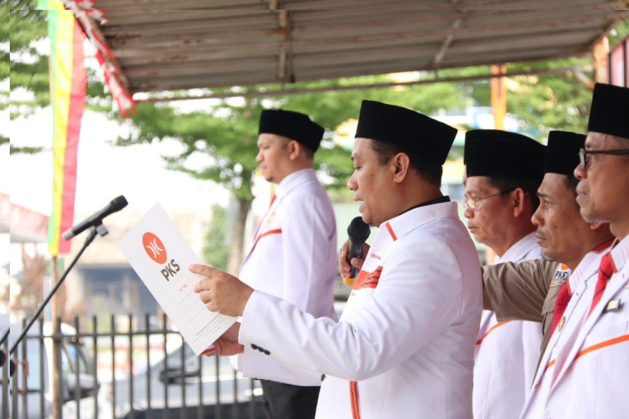 Ikuti Upacara 17 Agustus 2024, Markarius Anwar Didaulat Membaca UUD 1945
