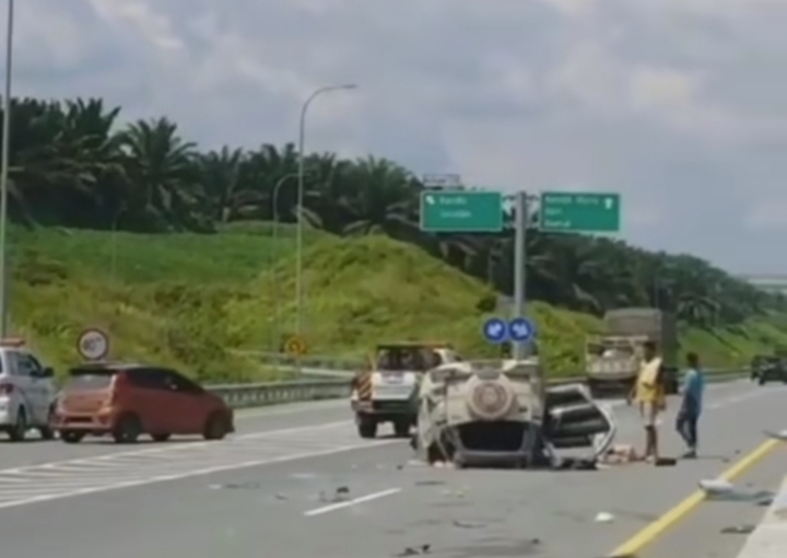 Seorang Penumpang Minibus Luka Berat Akibat Laka Tunggal di Tol Permai