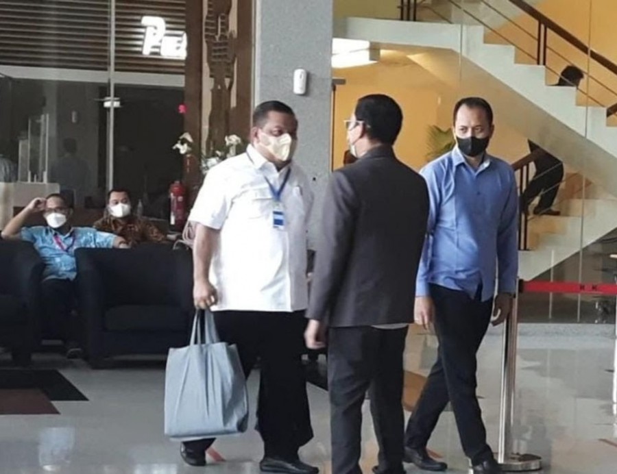 Buntut Istri Pamer Harta Kekayaan, Sekdaprov Riau Penuhi Panggilan KPK