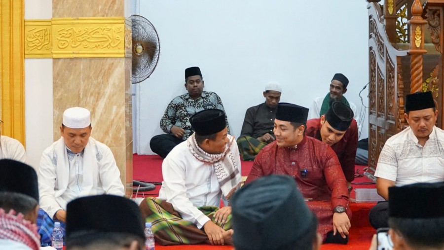 Dihadiri Ustad Kondang, Ribuan Warga Hadiri Peringatan Nuzulul Qur'an Pemkab Rohil