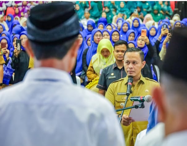 Pemko Pekanbaru Gandeng Provider Sediakan HP untuk RT RW
