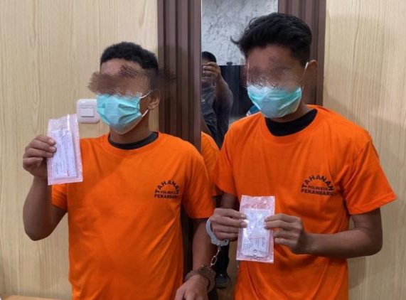 Tangkap Pengedar di Kampung Narkoba, Polresta Pekanbaru Sita 14 Paket Sabu