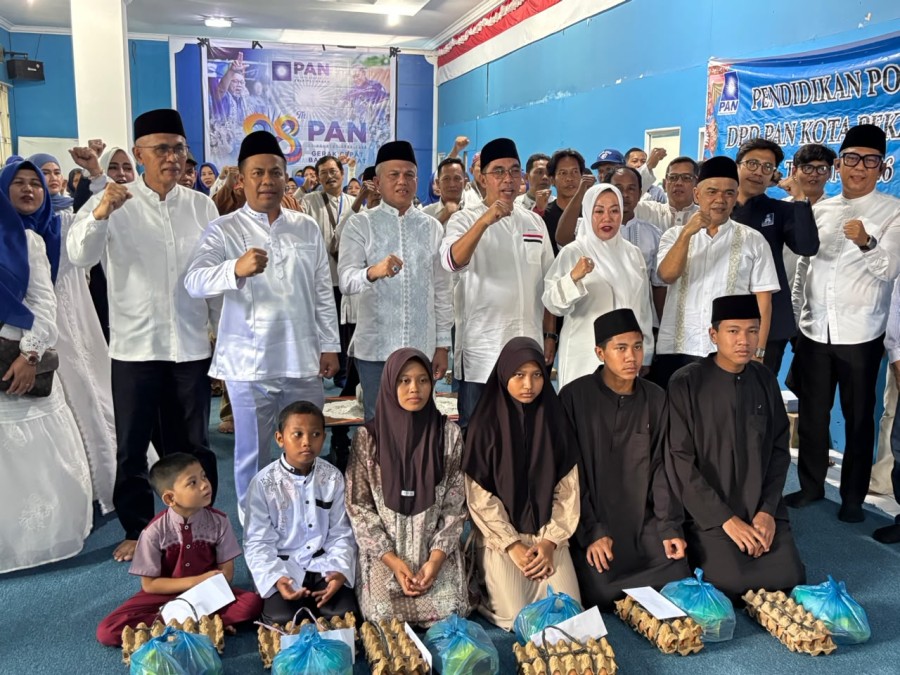 Rayakan HUT ke-28, PAN Pekanbaru Santuni Anak Yatim dan Gelar Pasar Murah