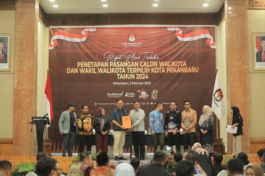 Wakil Ketua DPRD Pekanbaru Tengku Azwendi Hadiri Rapat Pleno Penetapan Paslon Terpilih 2024