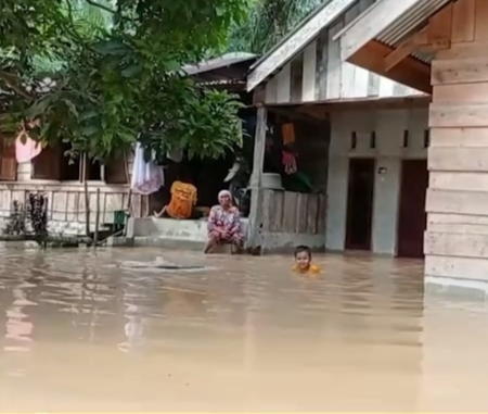 Dinilai Gagal Atasi Banjir, Bupati Diminta Copot Kalaksa BPBD Kuansing