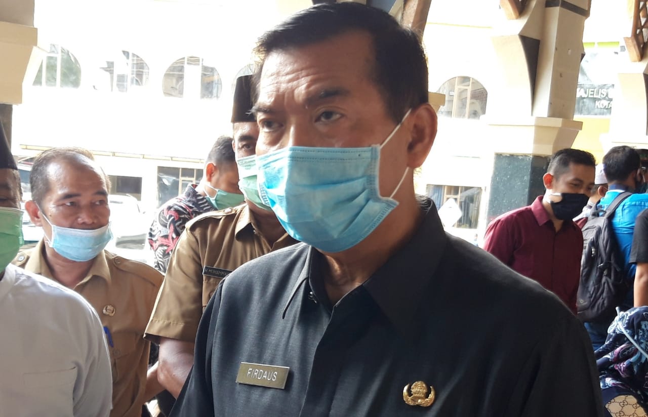Wali Kota Pekanbaru Tegaskan Lelang Angkutan Sampah Harus Tuntas Maret Ini 