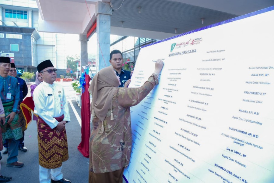 Kasmarni Luncurkan Core Value ASN BerAKHLAK, Tegaskan Semangat Melayani dengan Hati