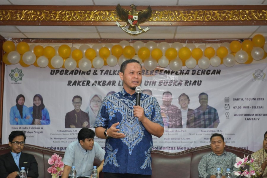 Agung Nugroho Bagi Pengalaman Kelola Organisasi di Raker LPRM UIN Suska