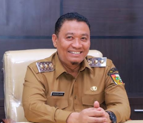 Pemko Pekanbaru Bentuk Satgas Tertibkan Kabel Fiber Optik Semrawut