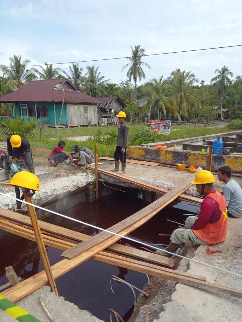 Setelah Makan Korban, Lubang Menganga di Jalan Lintas Pakning-Dumai Diperbaiki