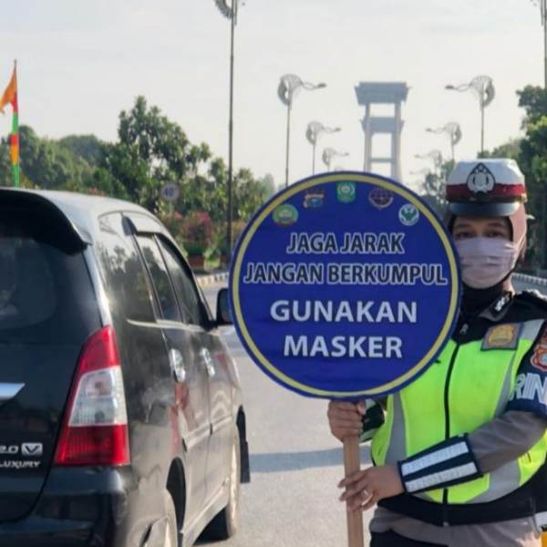Tim Gugus Tugas Covid 19 Siak Lakukan Penjagaan di Bundaran Mempura