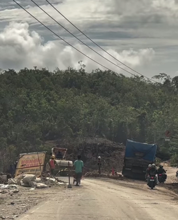 Pengaspalan Jalan Lintas Riau-Sumbar di Tanjung Alai Ditunda, Ini Sebabnya
