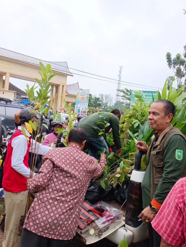 KPH Kuansing Bagikan 2.500  Bibit Kehutanan dalam Rangka Hari Bakti Rimbawan